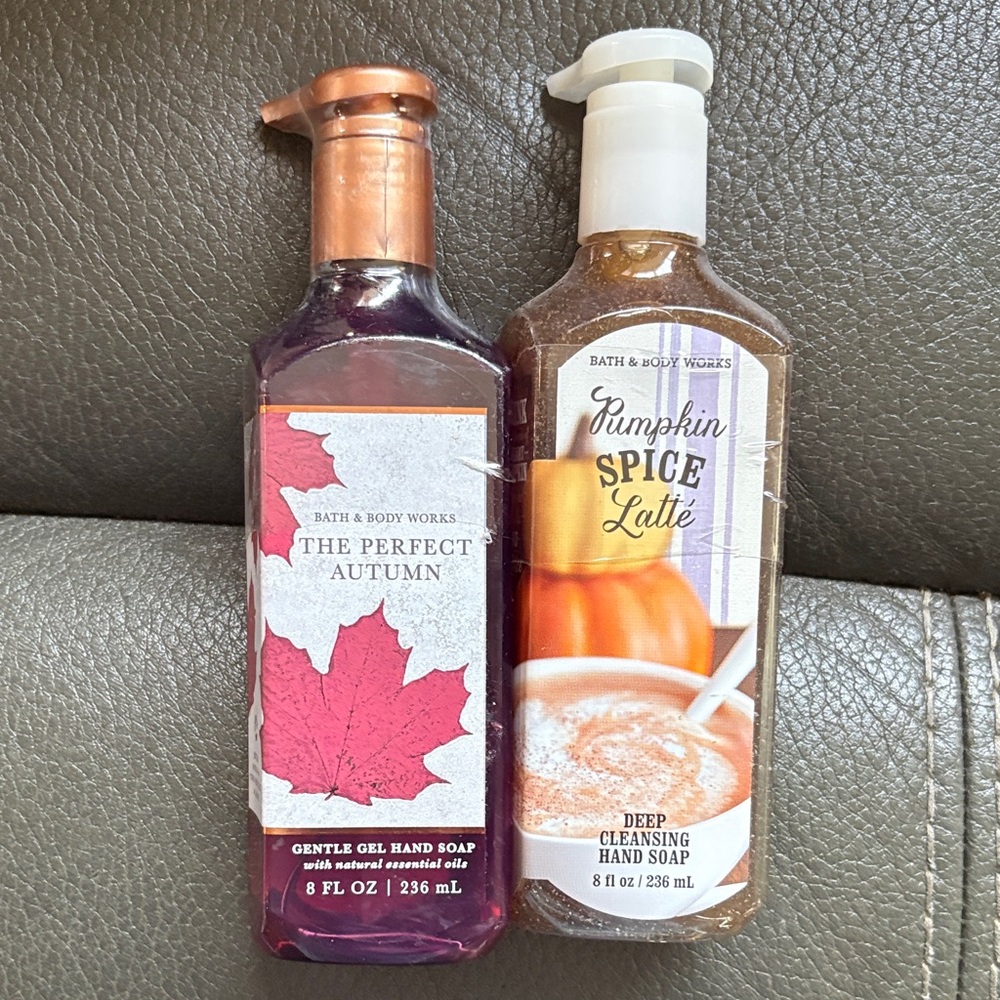 Bath and body gel soap set in perfect autumn and pumpkin spice latte